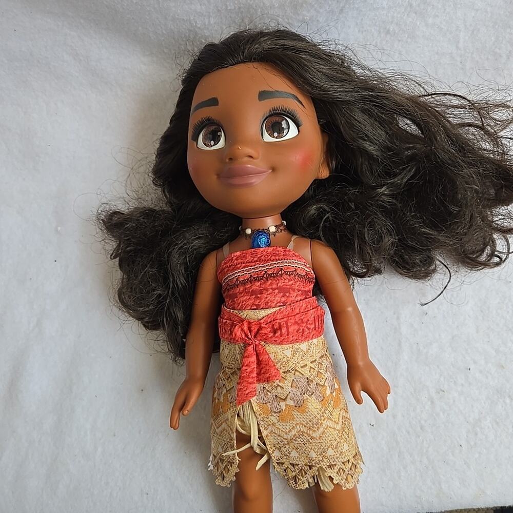 Disney Moana Singing Talking Plush Doll 17” Light Up Necklace Just Play Soft Toy